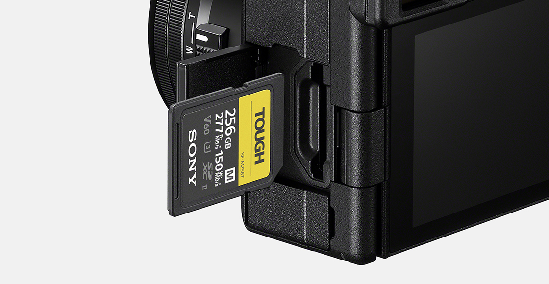 Gambar slot kartu dengan kartu memori SD